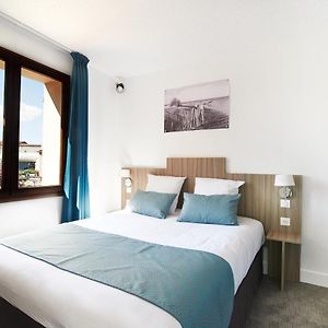 Double or Twin Room Garden View
